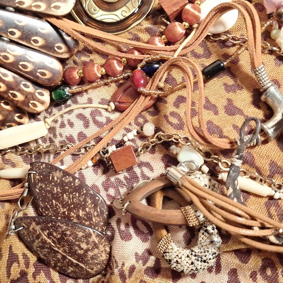 Huge Lot Browns Ambers Wood Boho Style Jewelry Hippie Whimsigoth Animal Print 27 - Picture 3 of 12